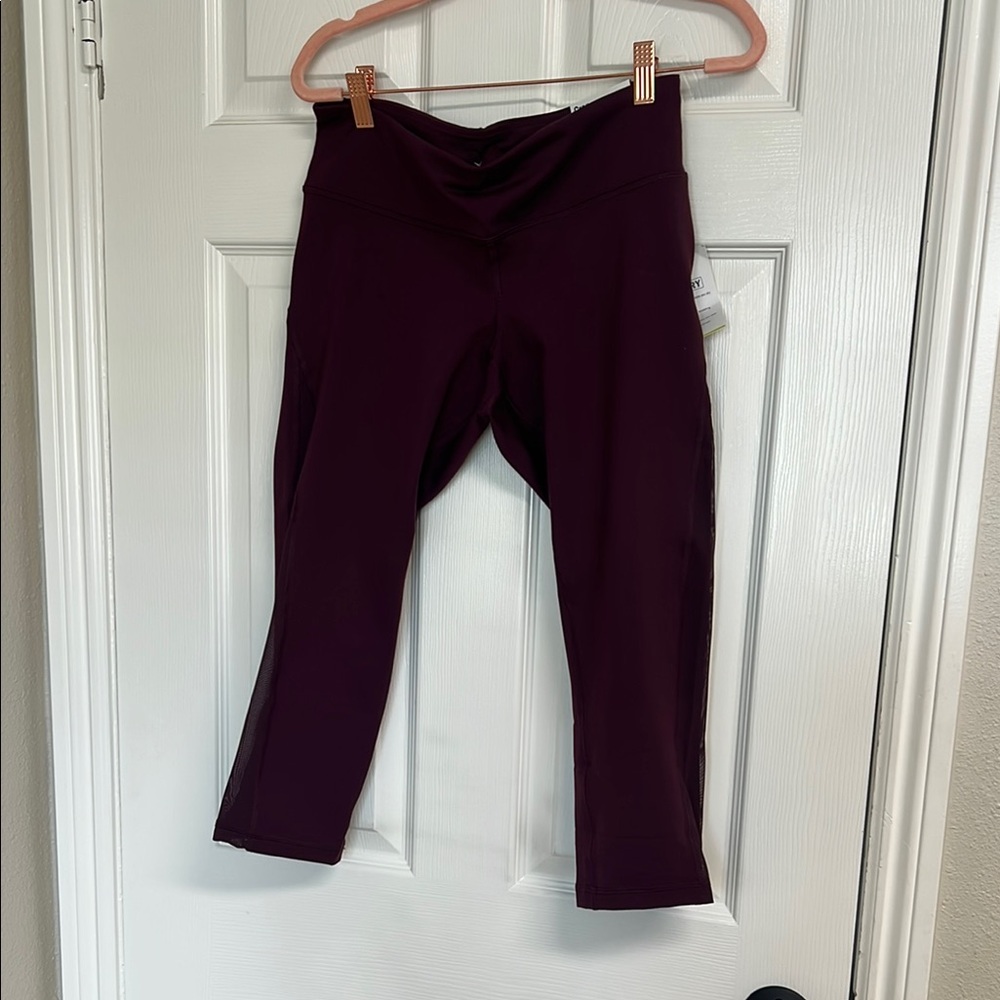 Old Navy Active Go-Dry High-Waist Athletic Crop Leggings - Deep Plum Mesh sides